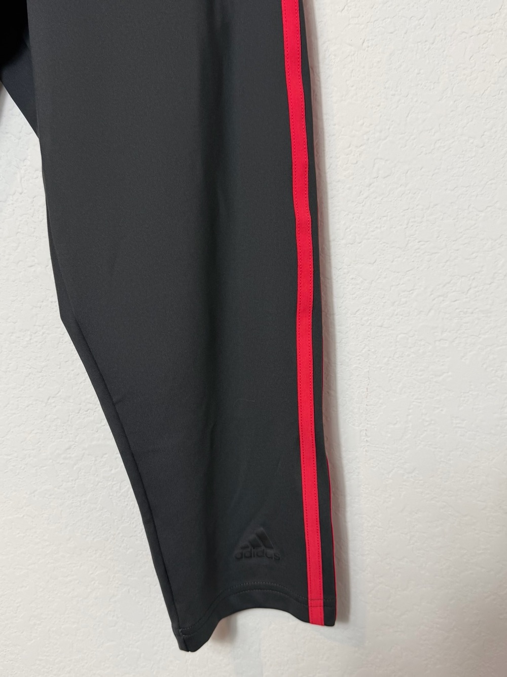 Adidas 3/4 Tight Mid Rise Leggings Medium NWT - Picture 4 of 5